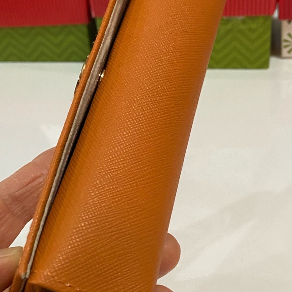 Torry Burch multi purpose case new - Picture 2 of 15